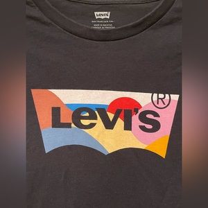 Small Black Levi Logo Multicolored Cap sleeve T Shirt